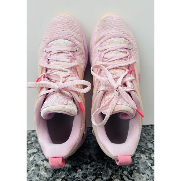 Athletic_Shoes